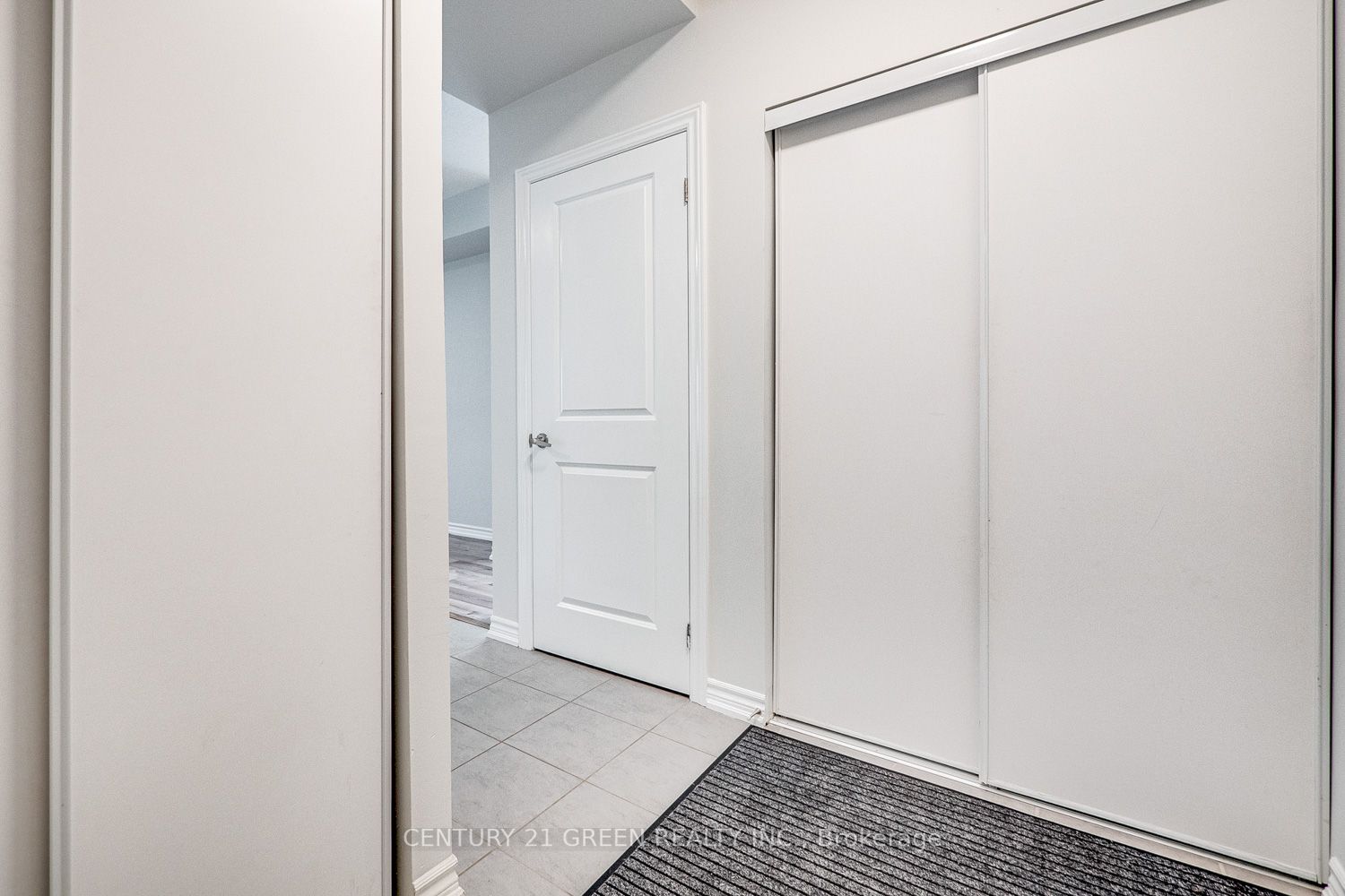 640 Sauve St, #324
