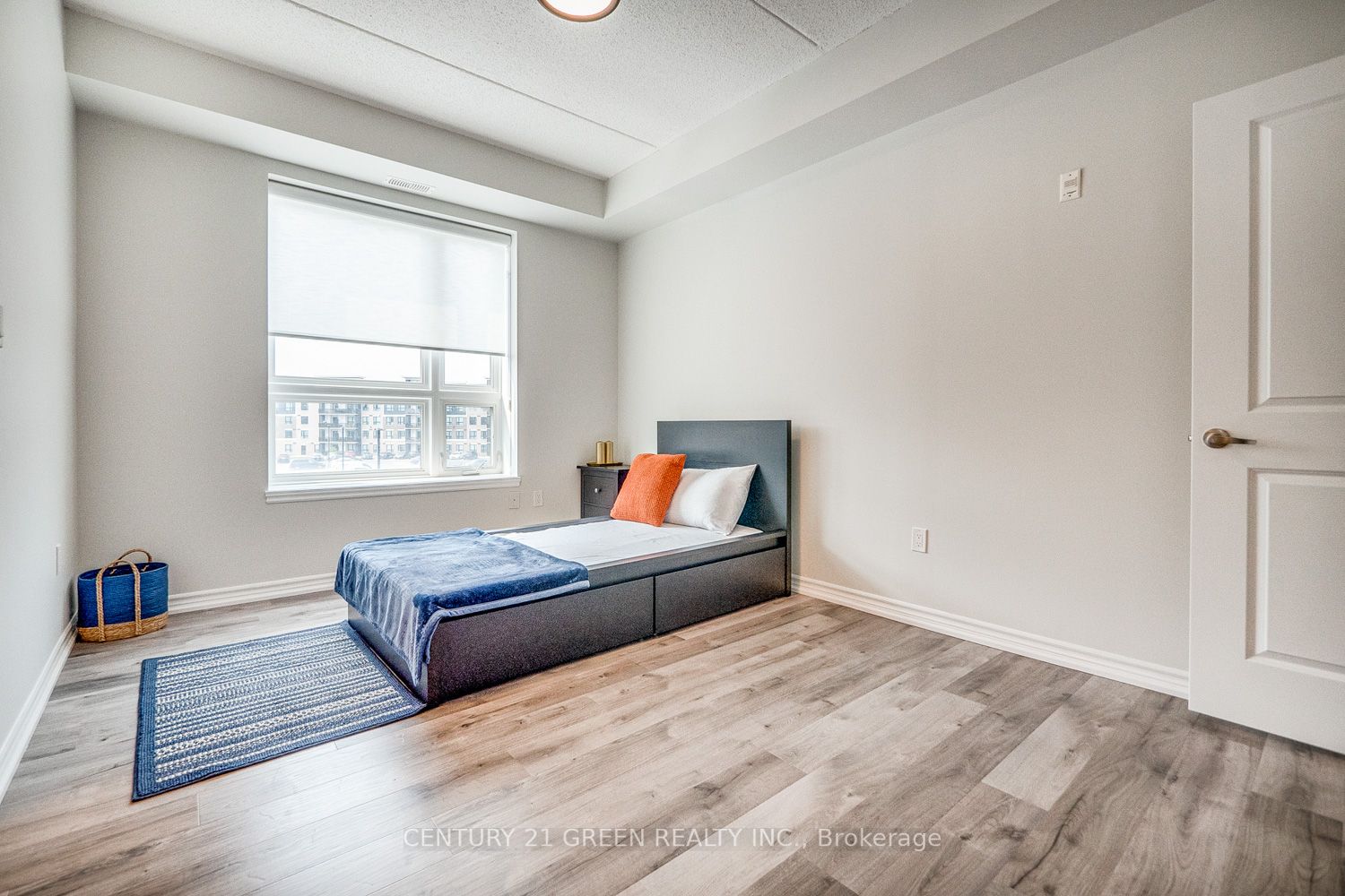 640 Sauve St, #324