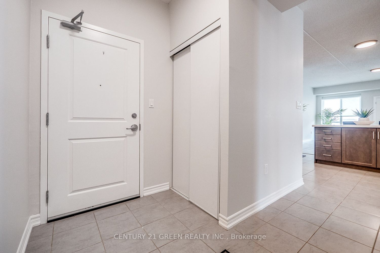 640 Sauve St, #324