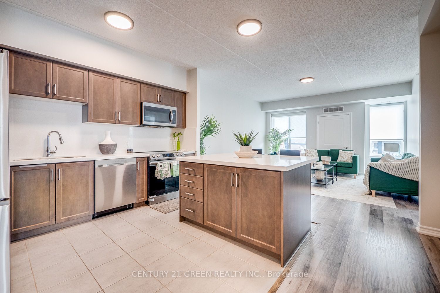 640 Sauve St, #324