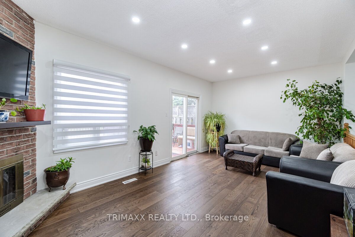 96 Banting Cres
