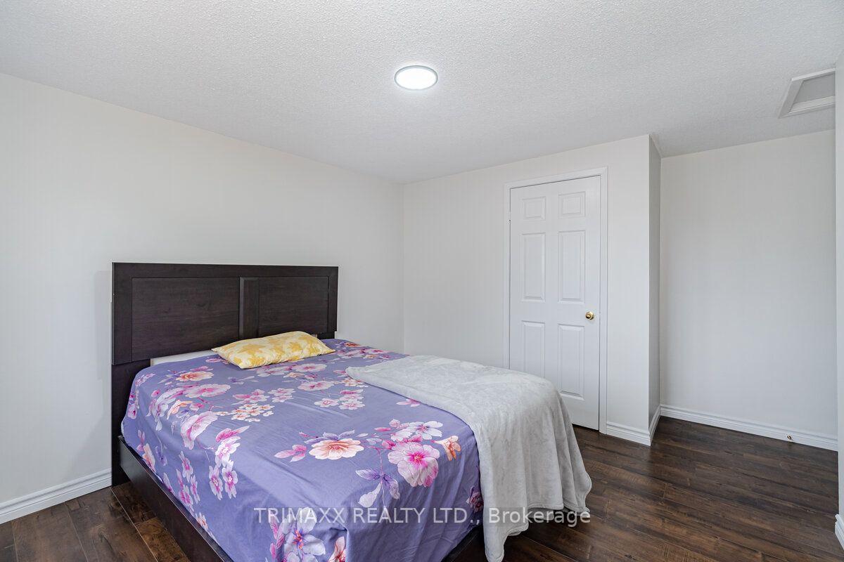 96 Banting Cres