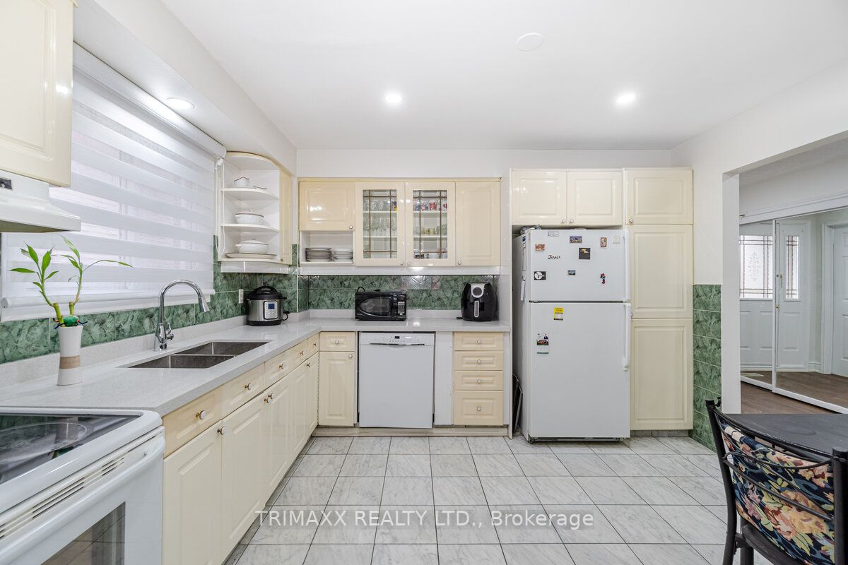 96 Banting Cres