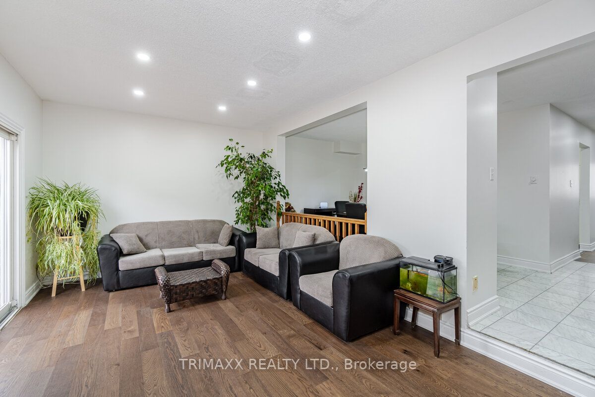 96 Banting Cres