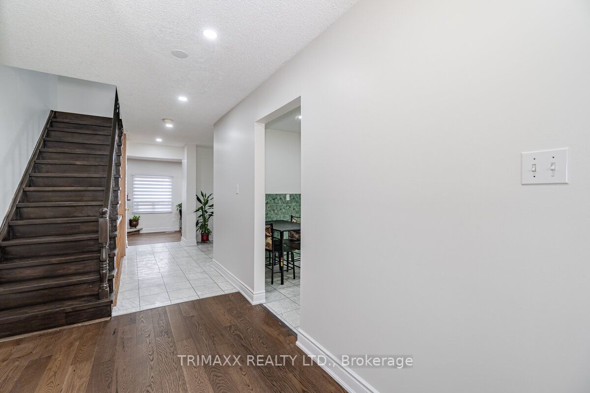 96 Banting Cres