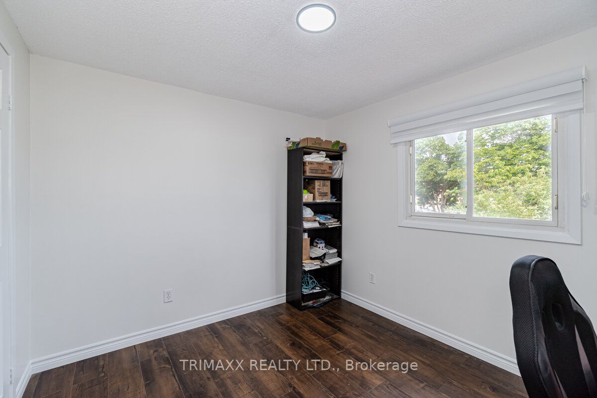 96 Banting Cres