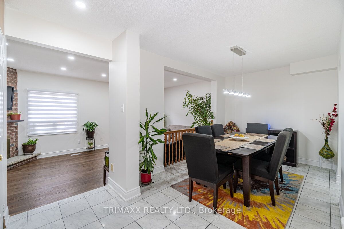 96 Banting Cres