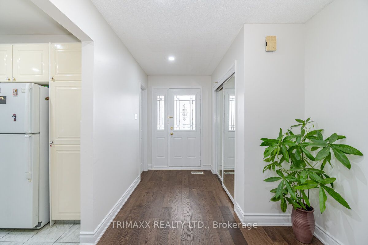 96 Banting Cres