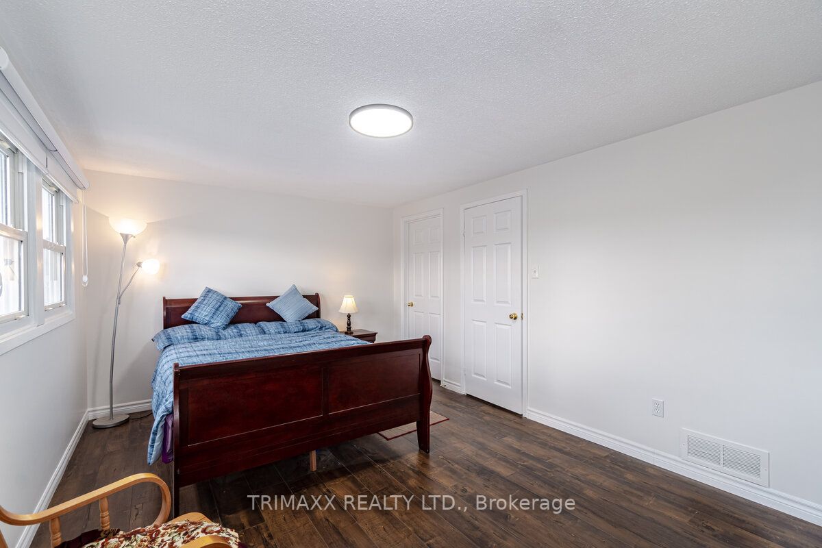96 Banting Cres