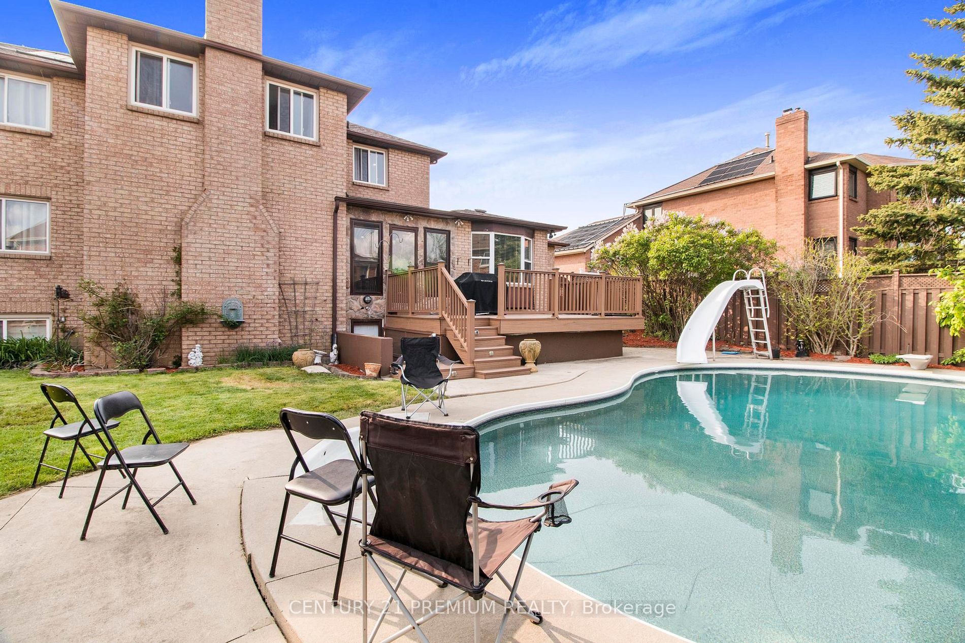 24 Vogue Cres