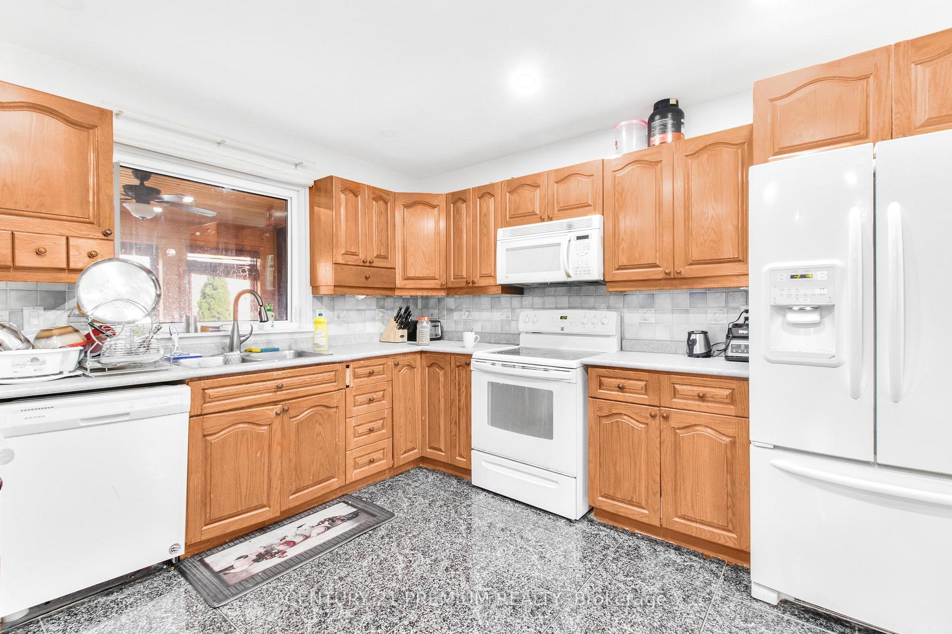 24 Vogue Cres