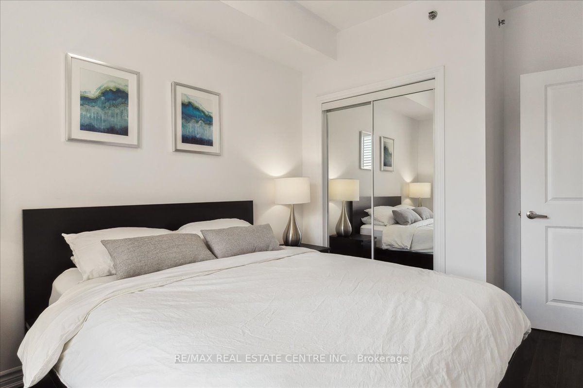 2490 Old Bronte Road, #726