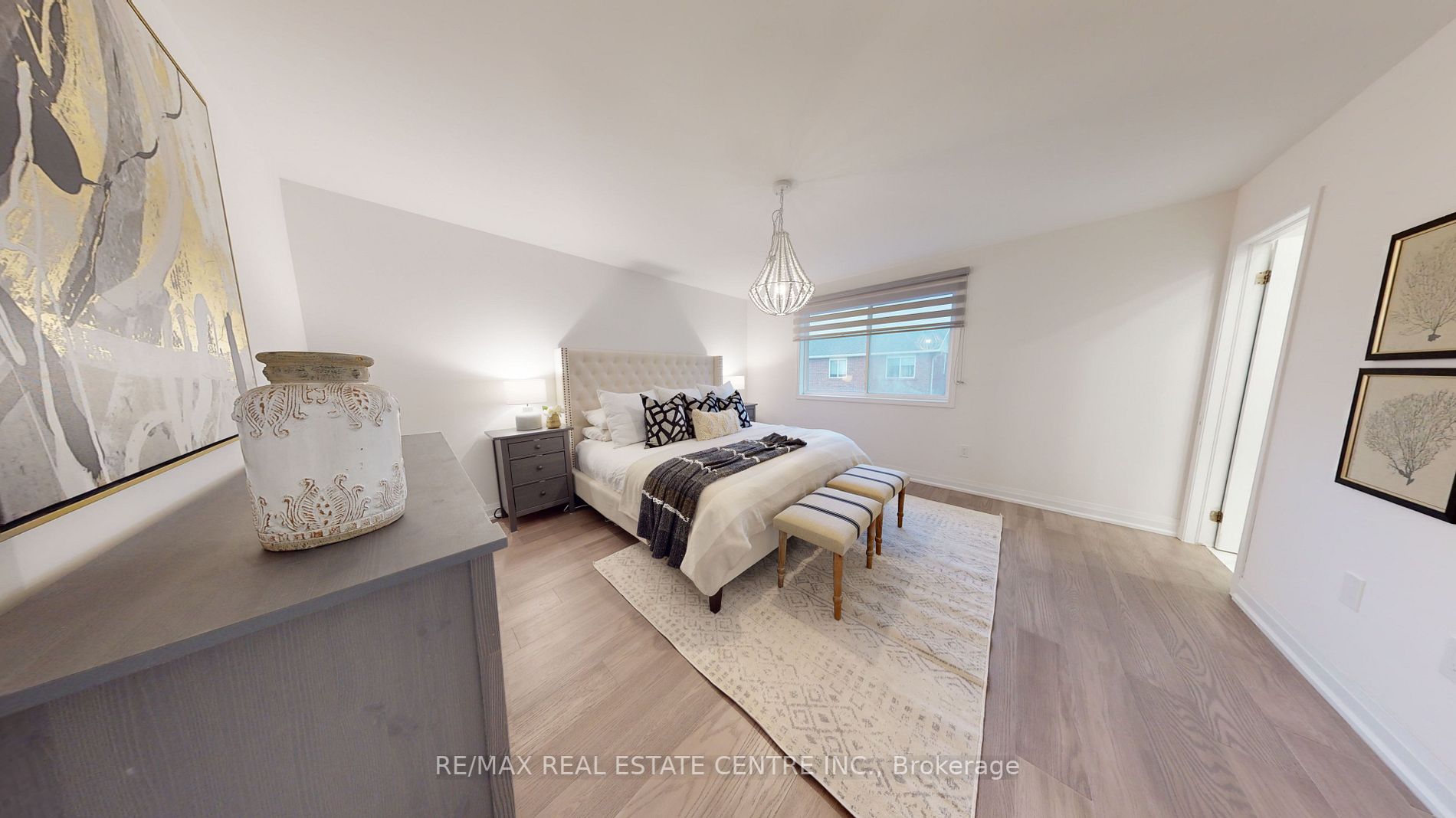 1116 Barr Crescent