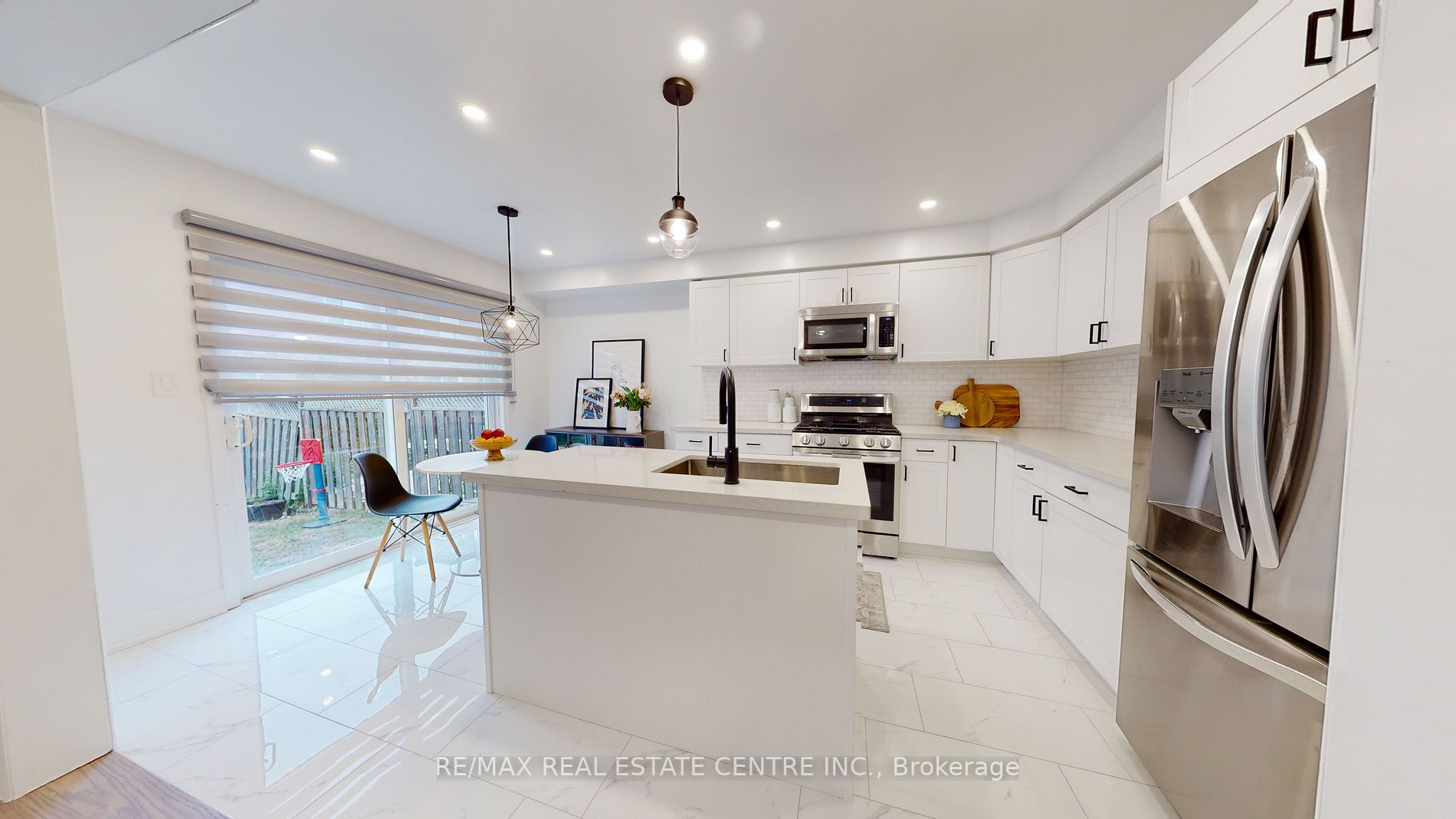 1116 Barr Crescent