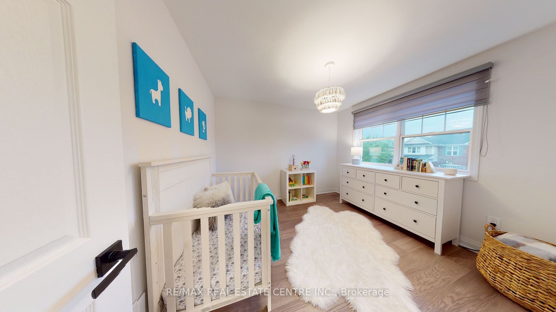 1116 Barr Crescent