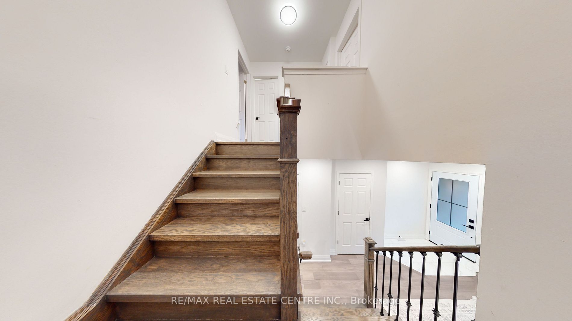 1116 Barr Crescent