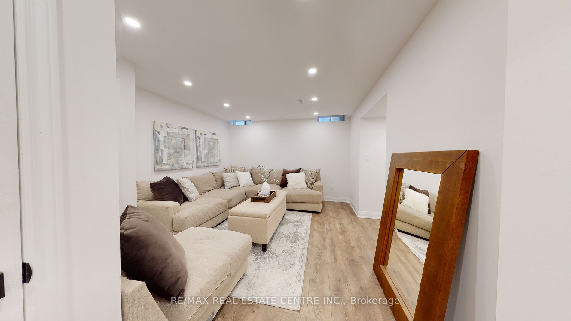 1116 Barr Crescent