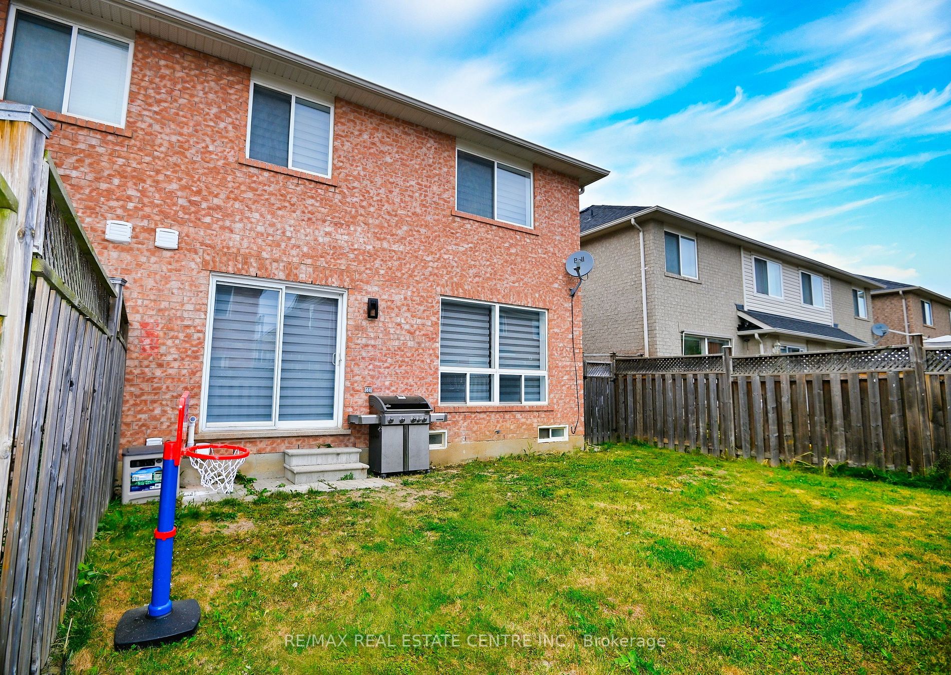 1116 Barr Crescent