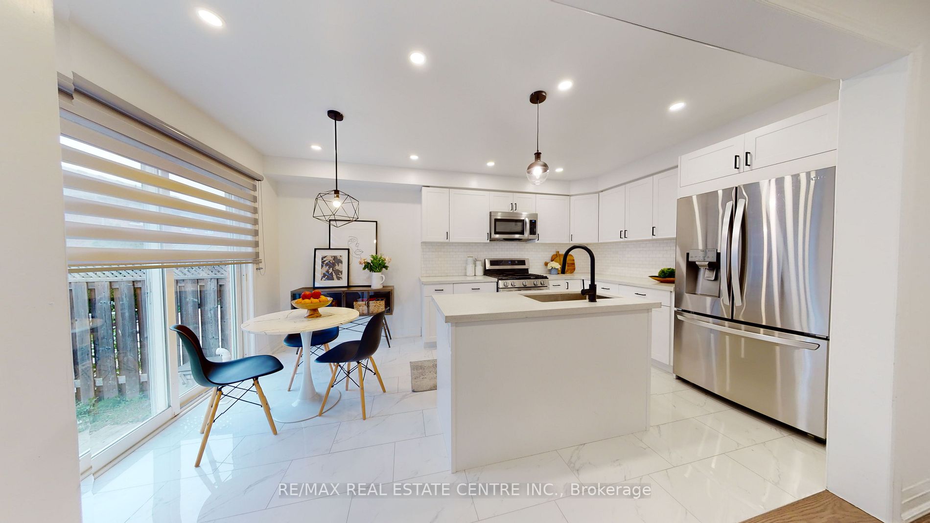 1116 Barr Crescent