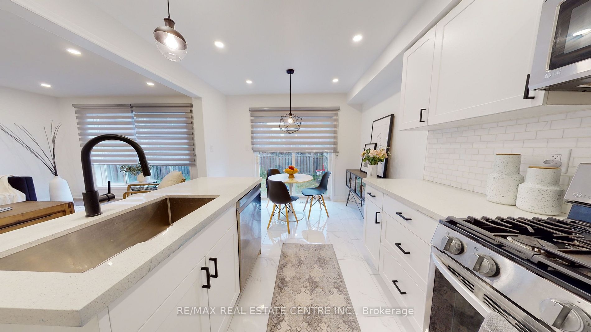 1116 Barr Crescent