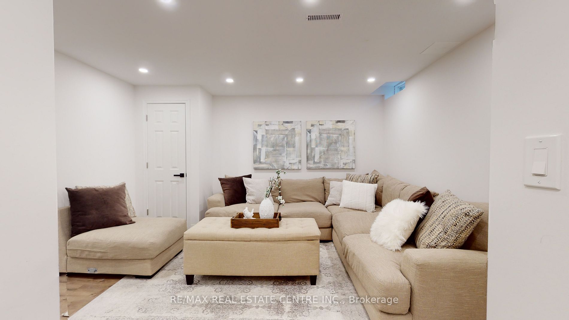 1116 Barr Crescent