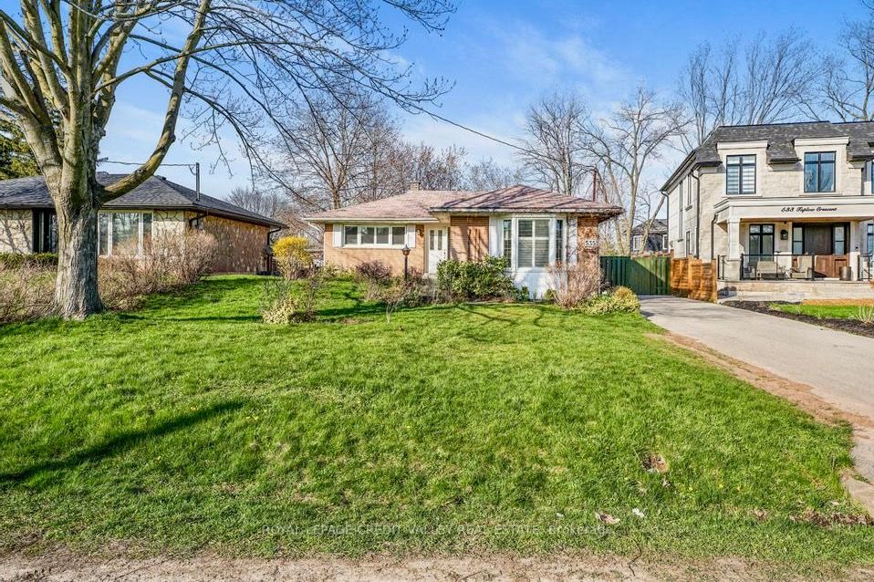535 Taplow Crescent