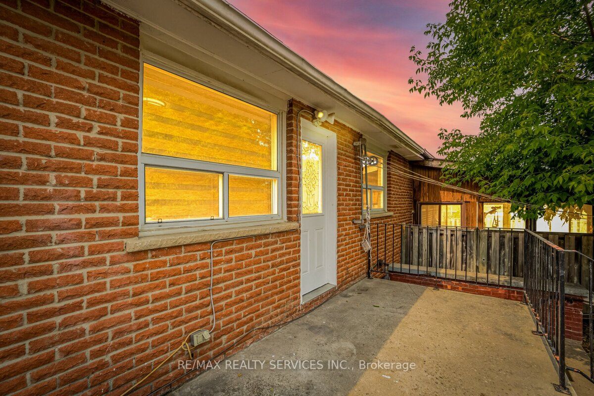 3315 Chipley Cres S