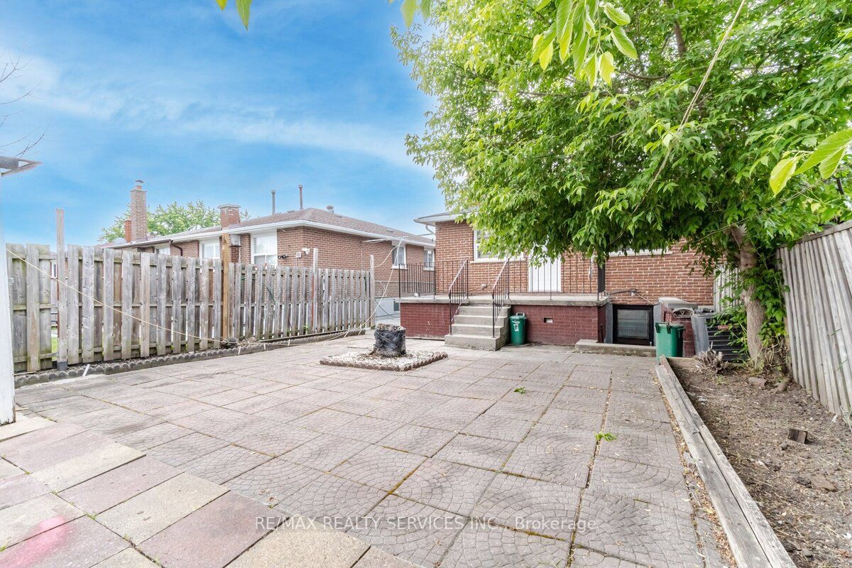 3315 Chipley Cres S