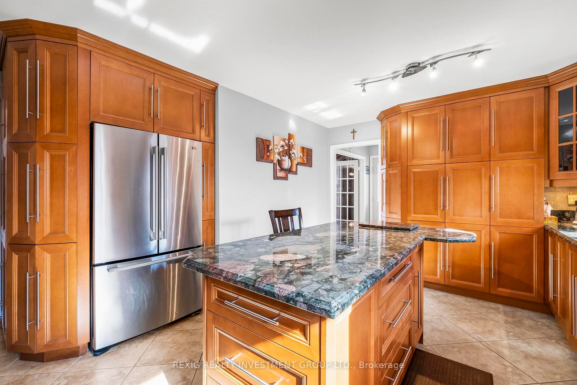 1485 Kenilworth Cres