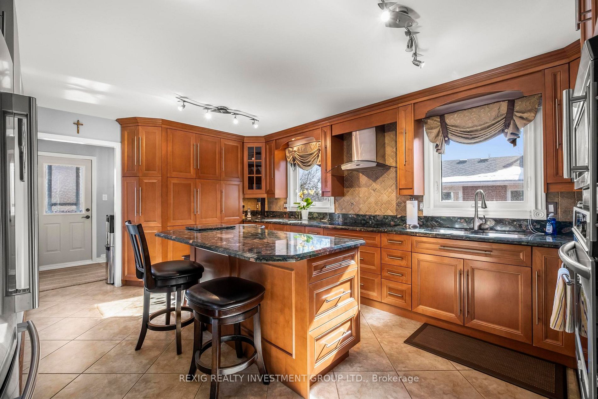 1485 Kenilworth Cres