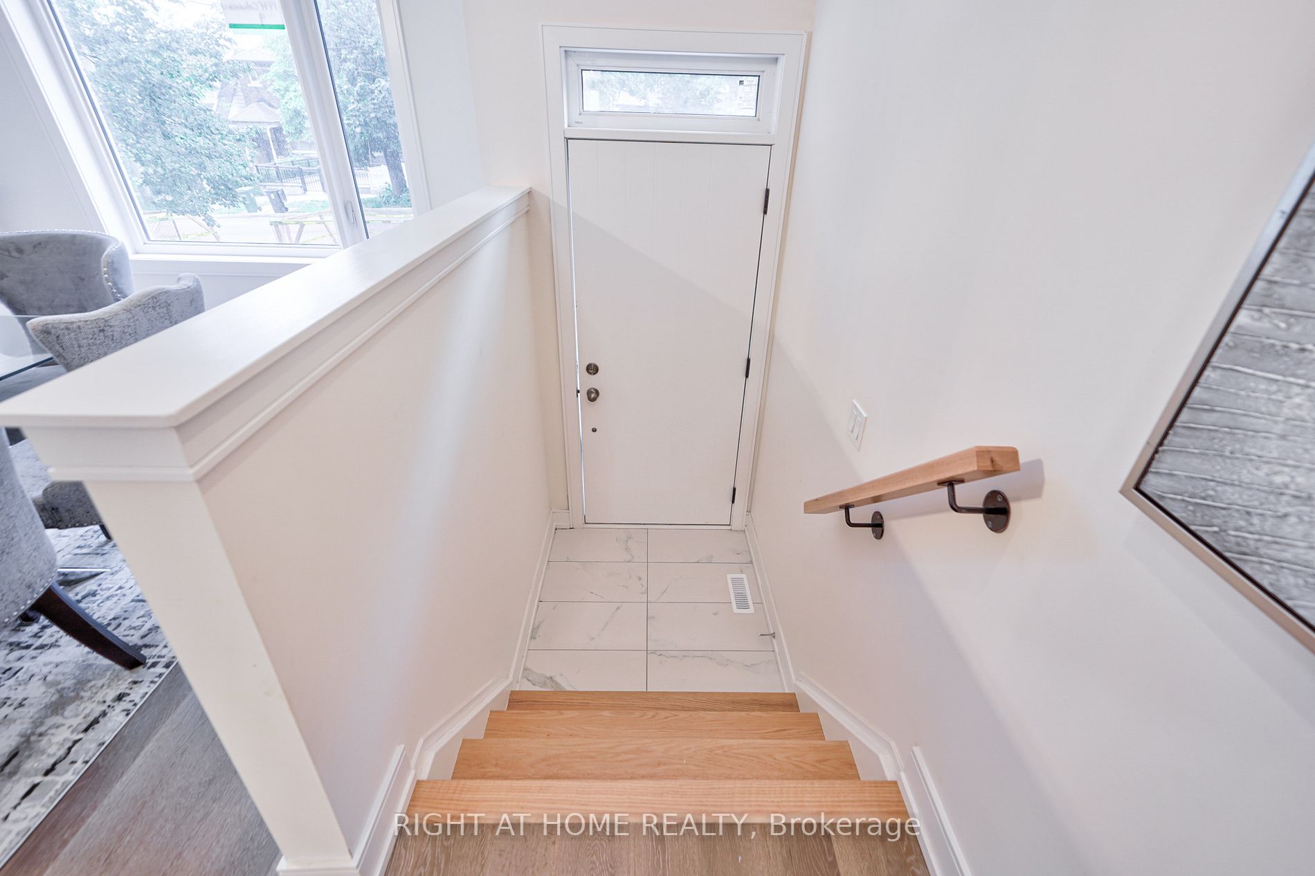 177F Caledonia Rd