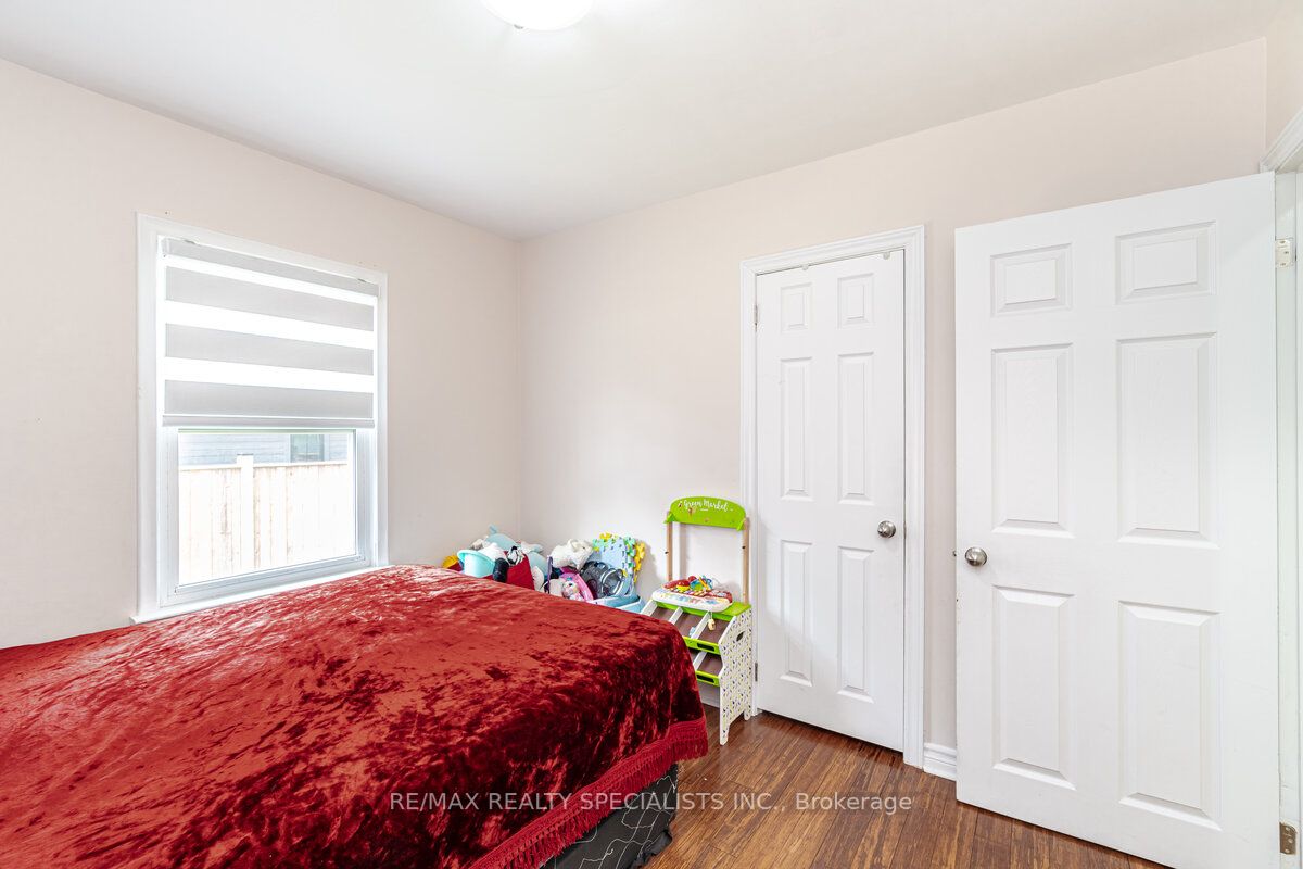 27 John St