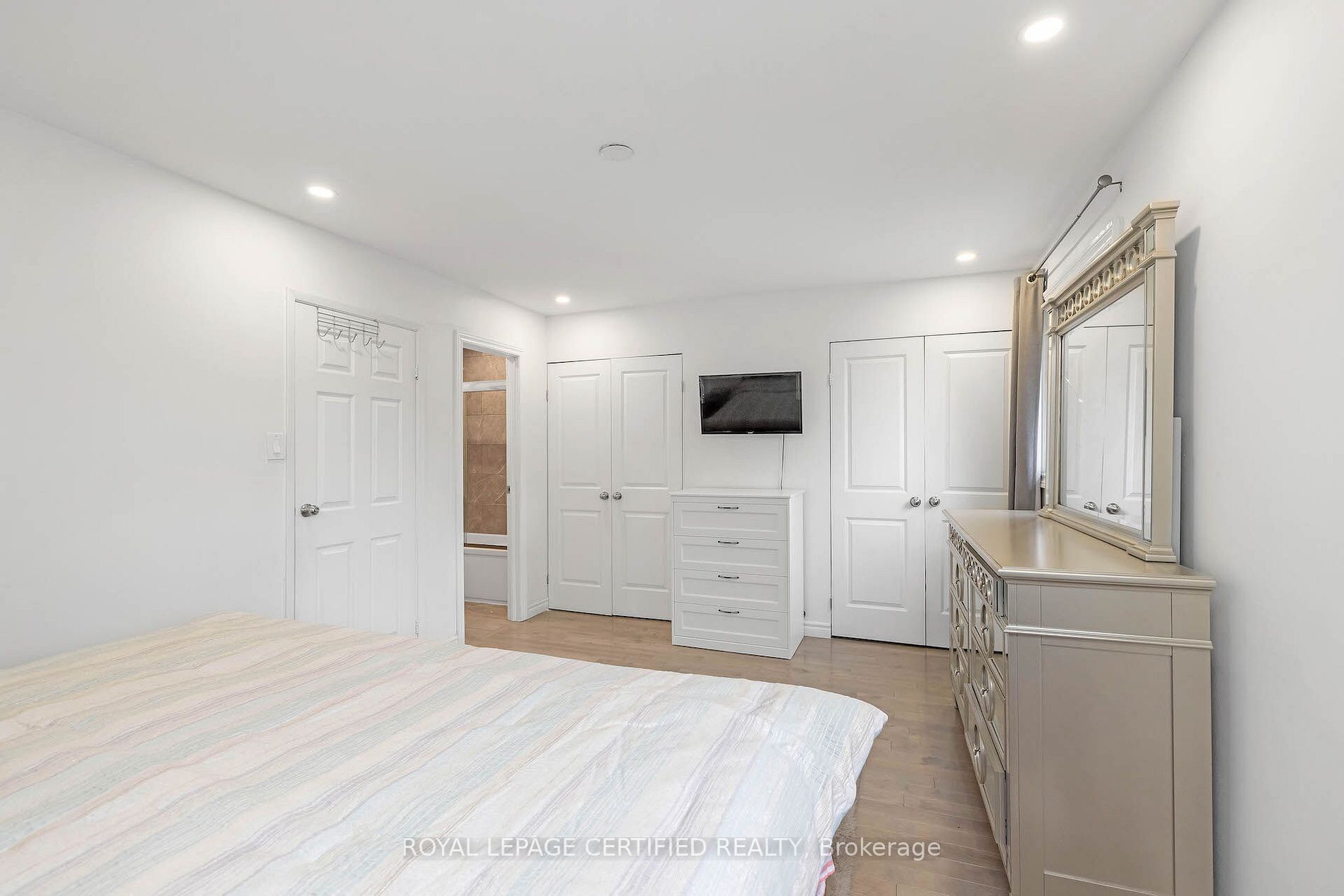 68 Radford Dr