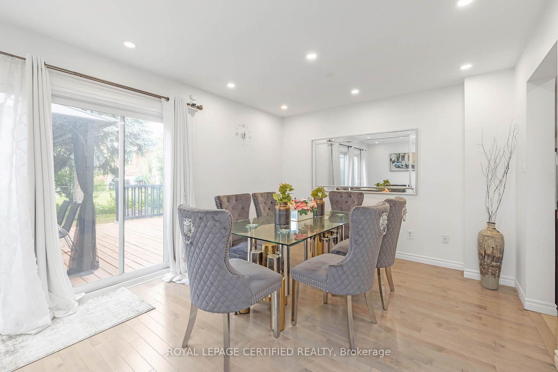 68 Radford Dr