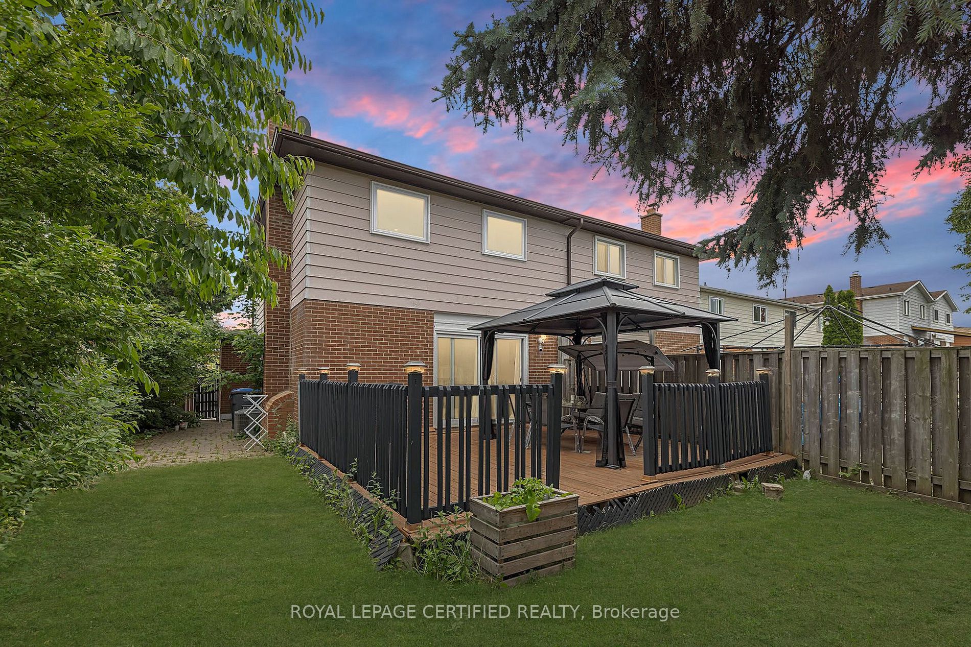 68 Radford Dr