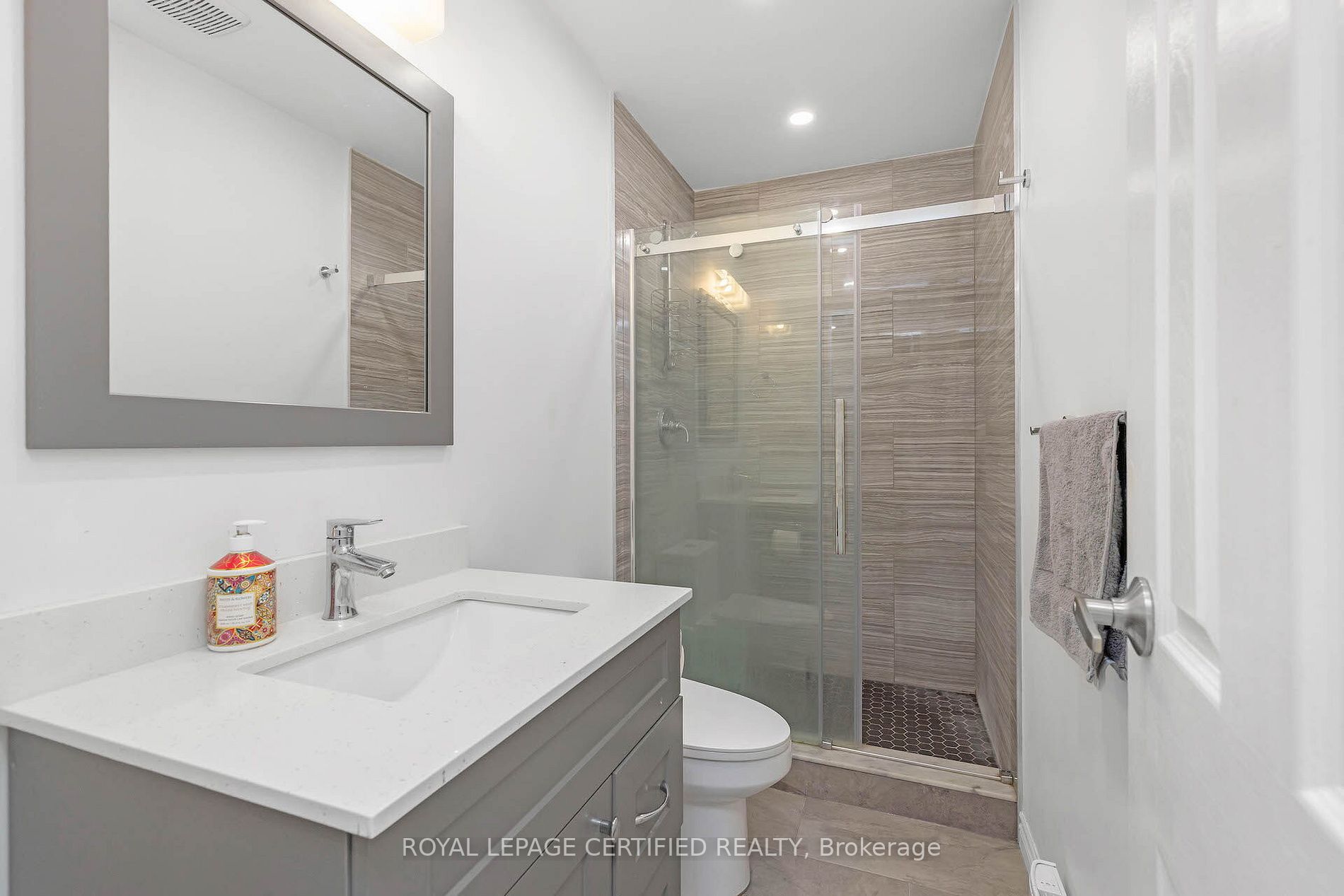 68 Radford Dr