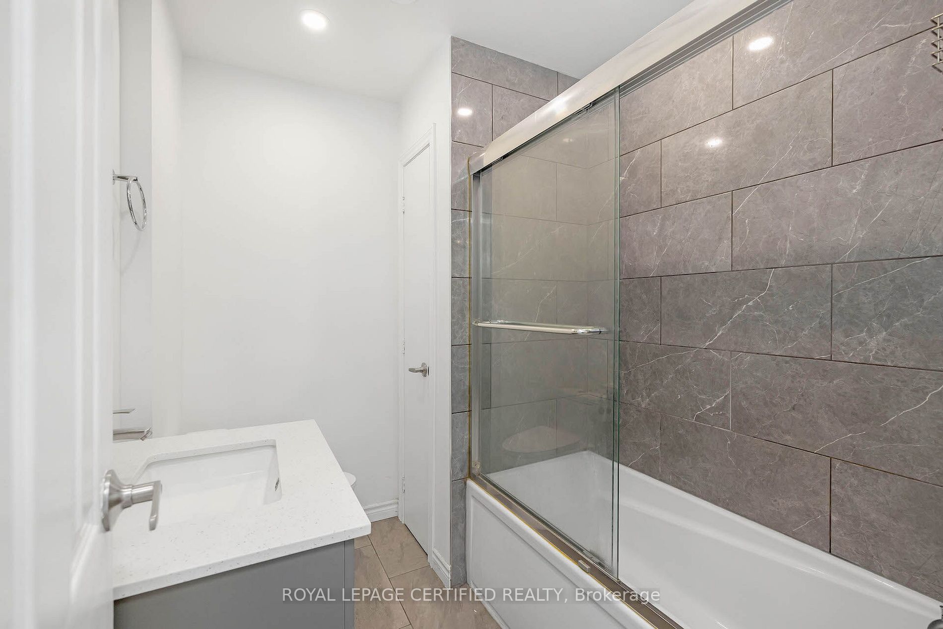 68 Radford Dr
