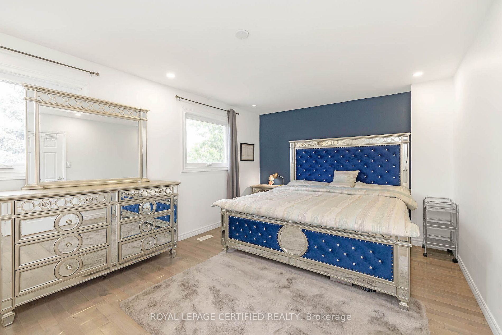 68 Radford Dr