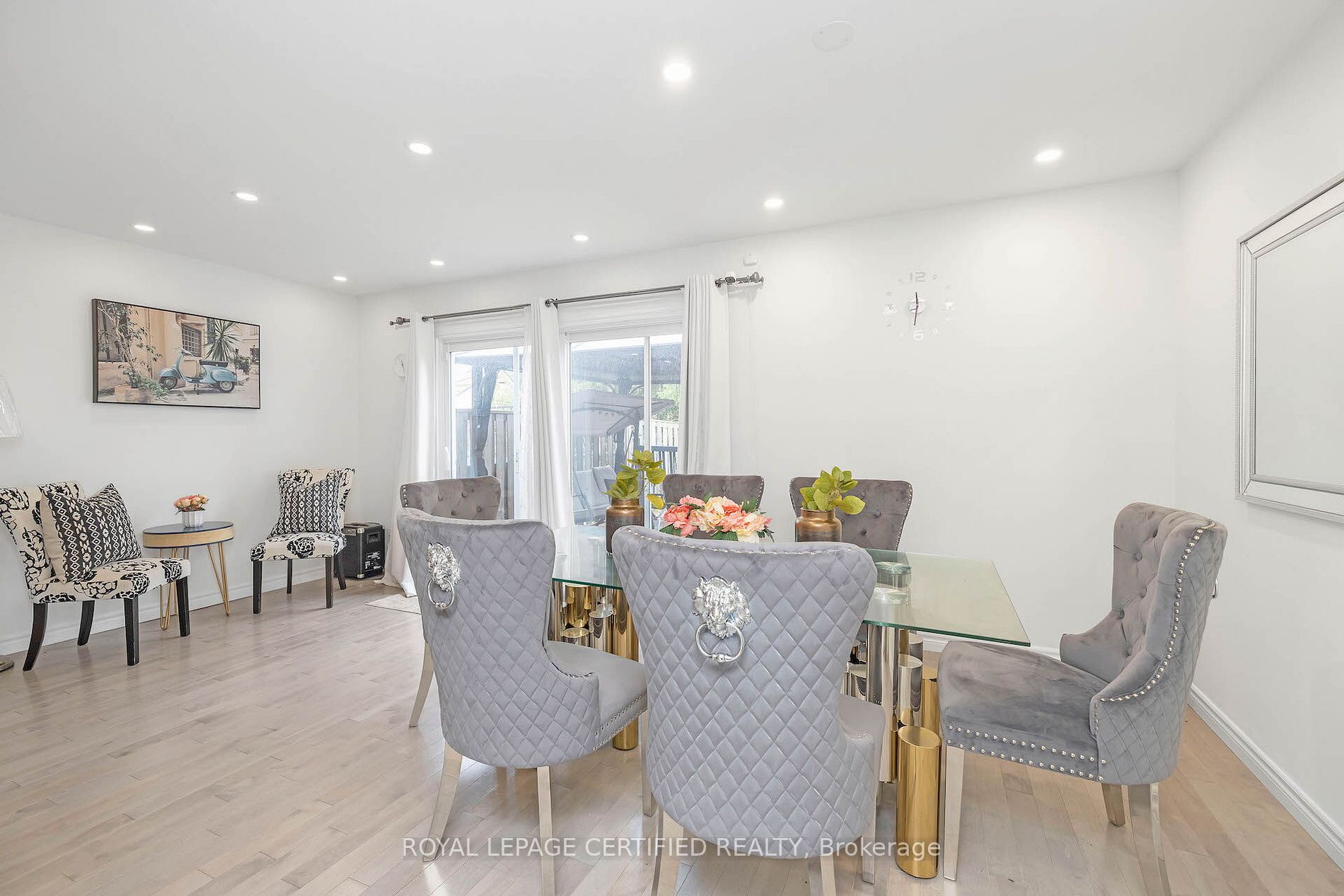 68 Radford Dr