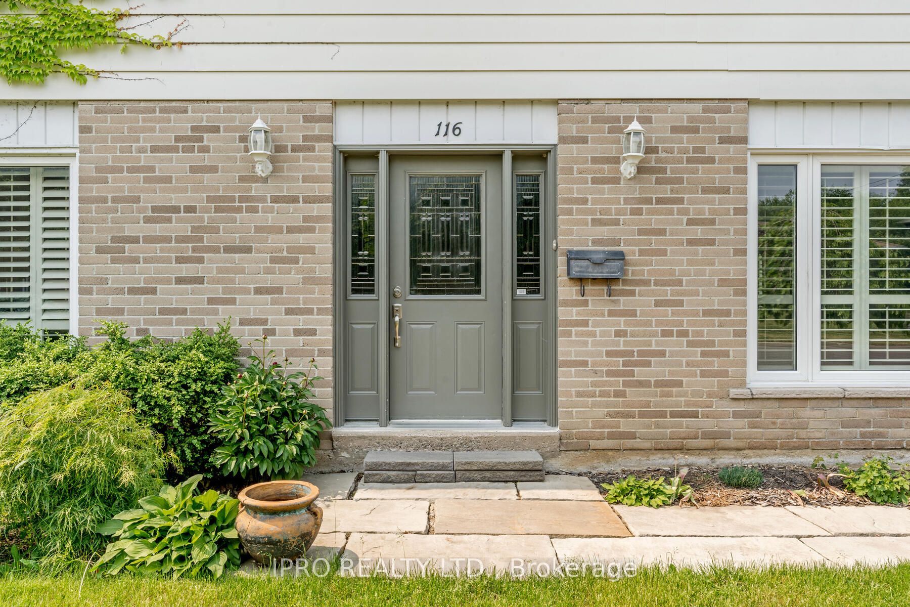 116 Rexway Drive