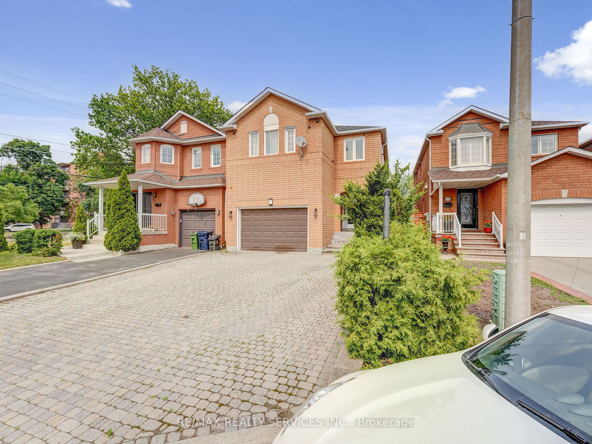 22 Anastacia Crt