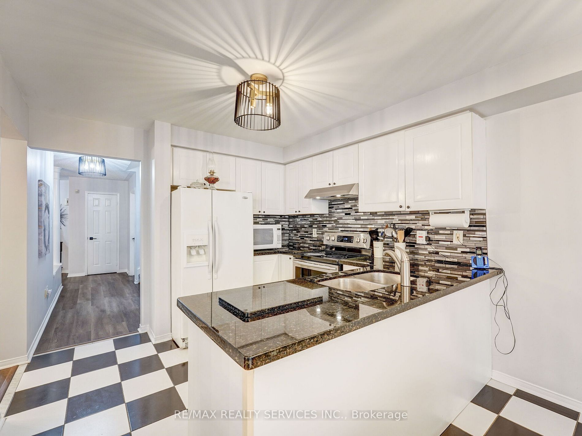 22 Anastacia Crt