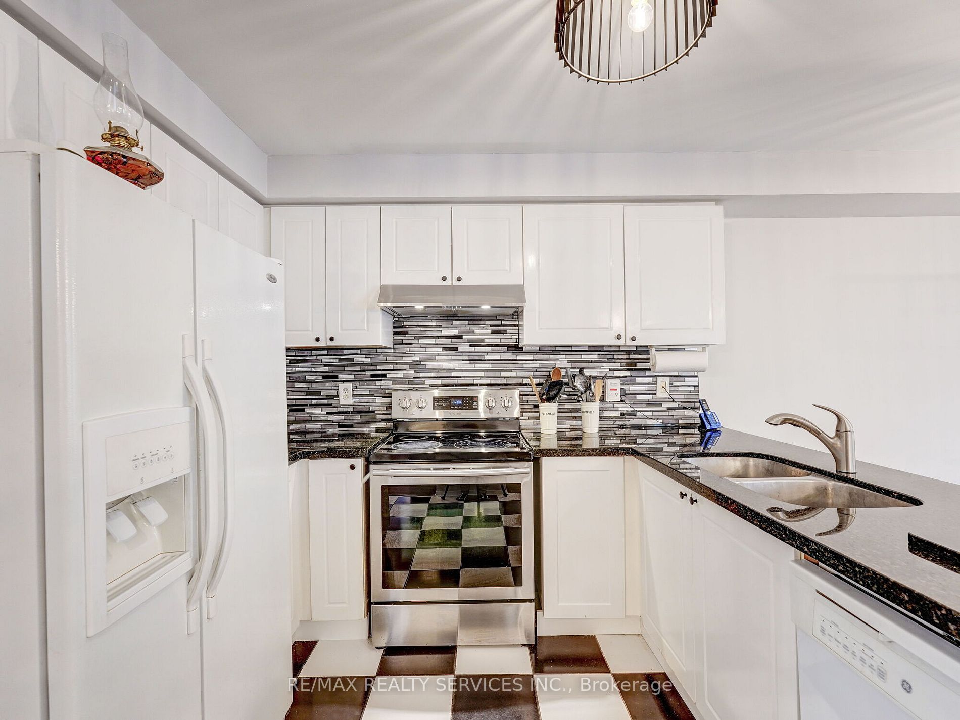 22 Anastacia Crt