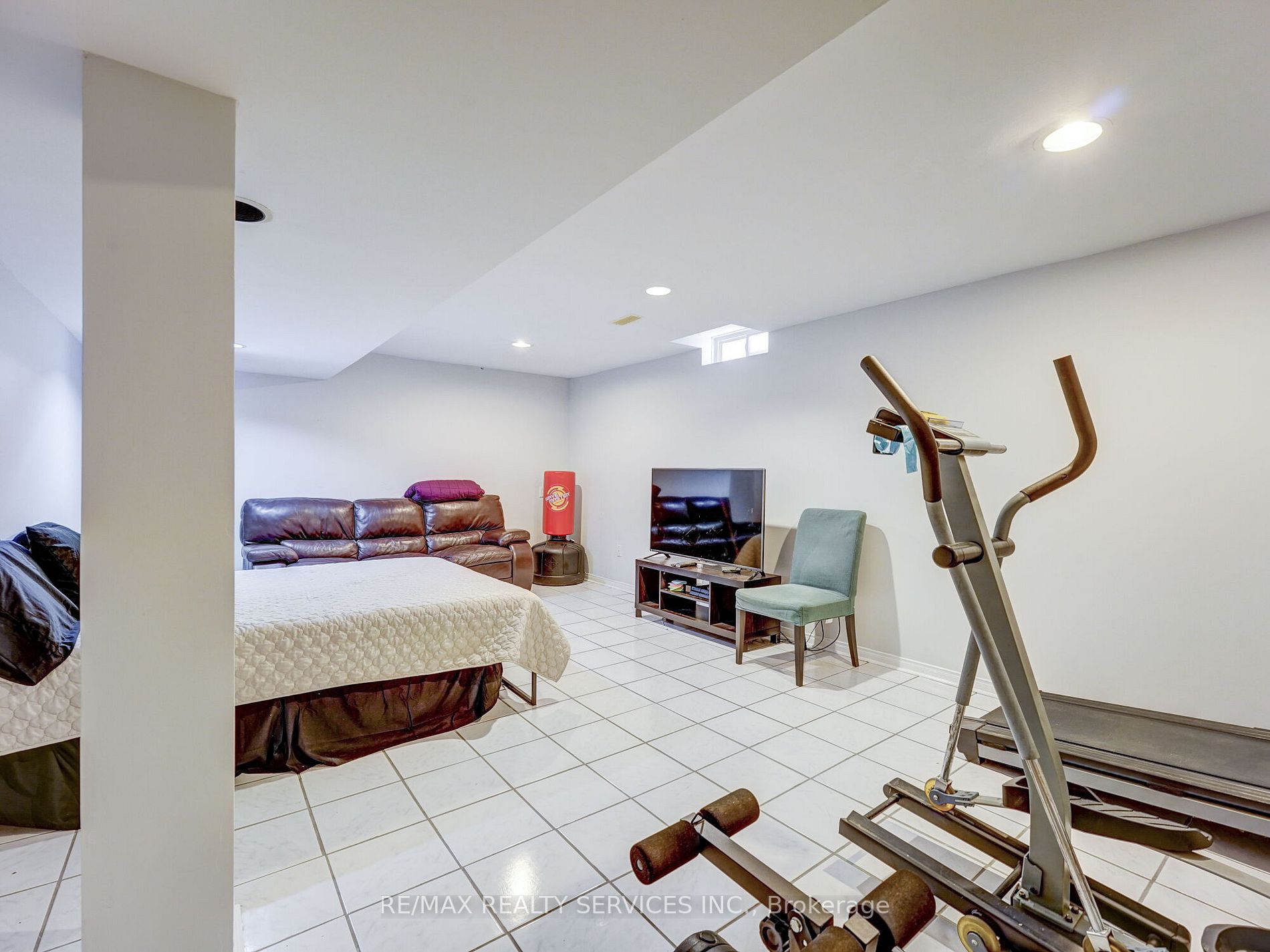 22 Anastacia Crt