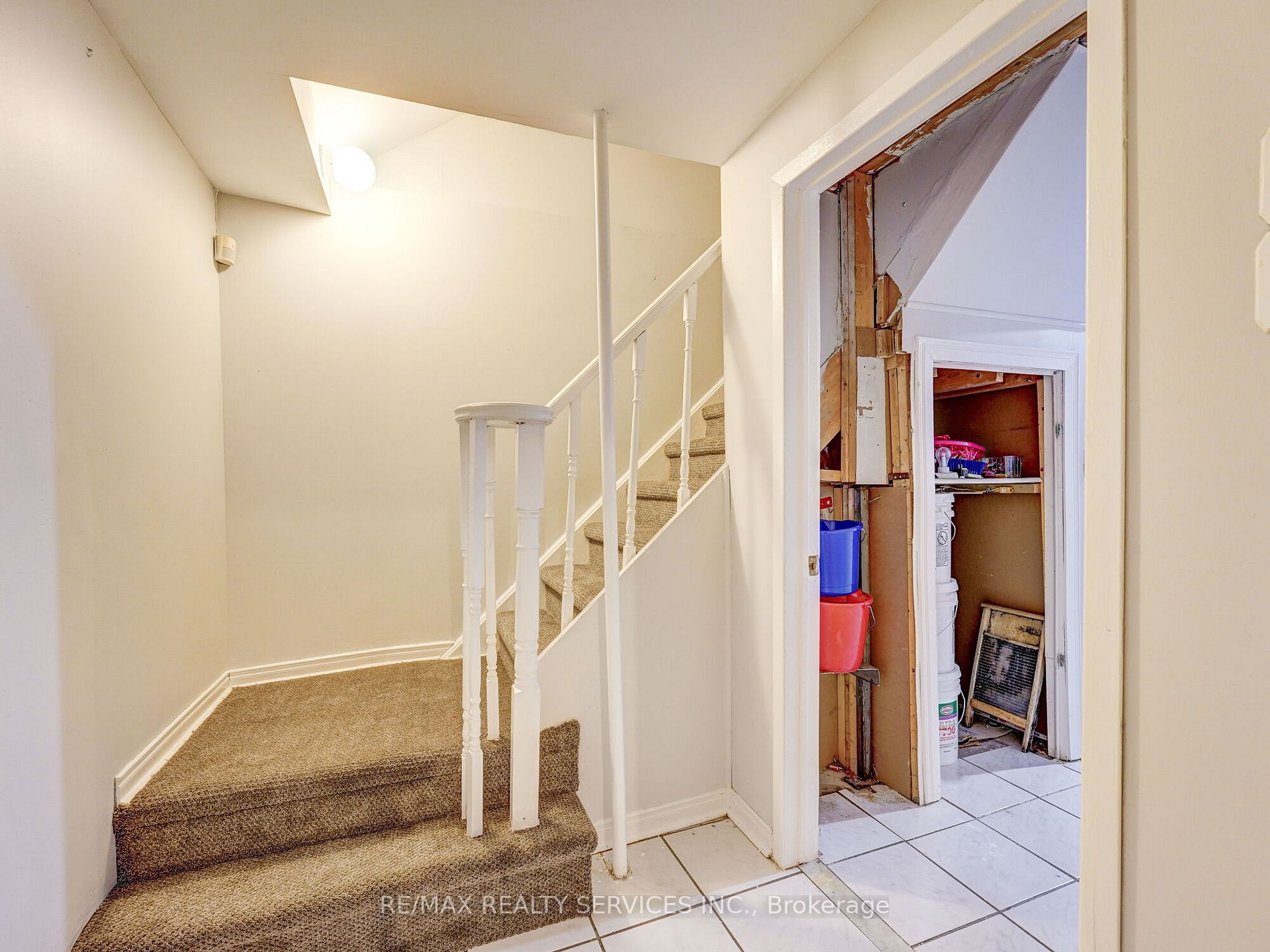 22 Anastacia Crt