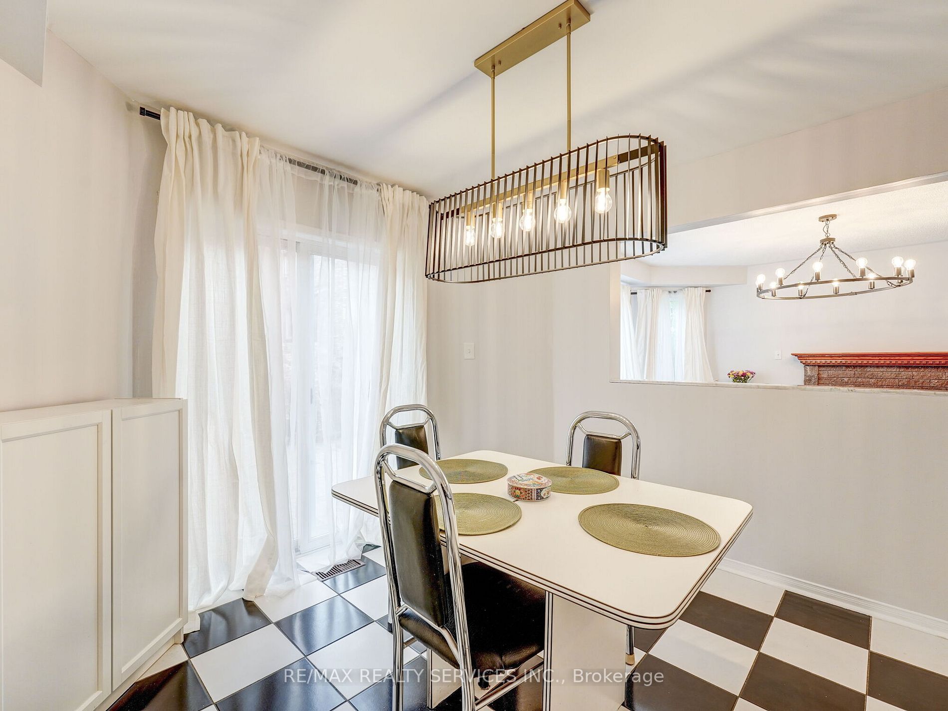22 Anastacia Crt