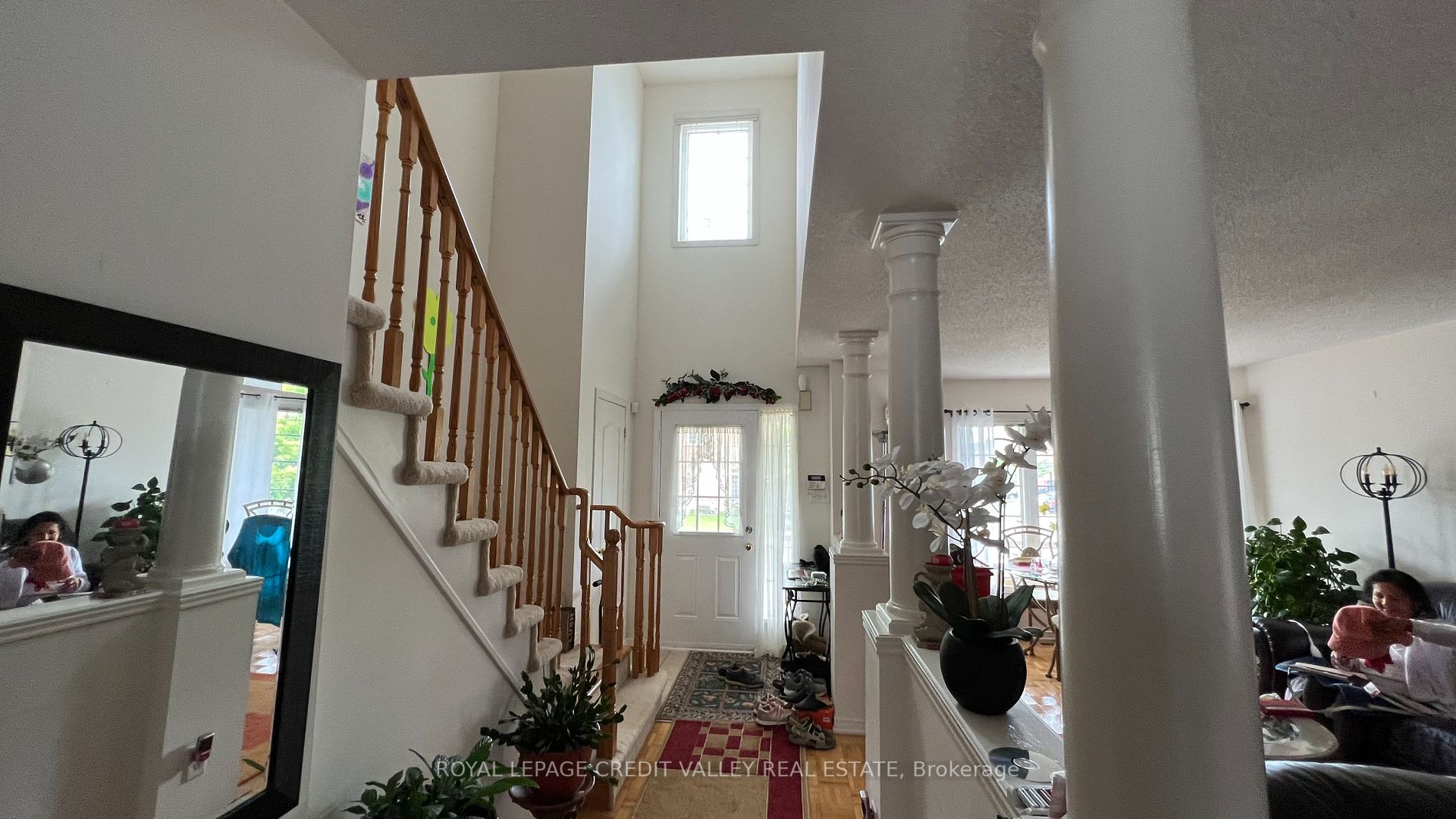 44 Australia Dr
