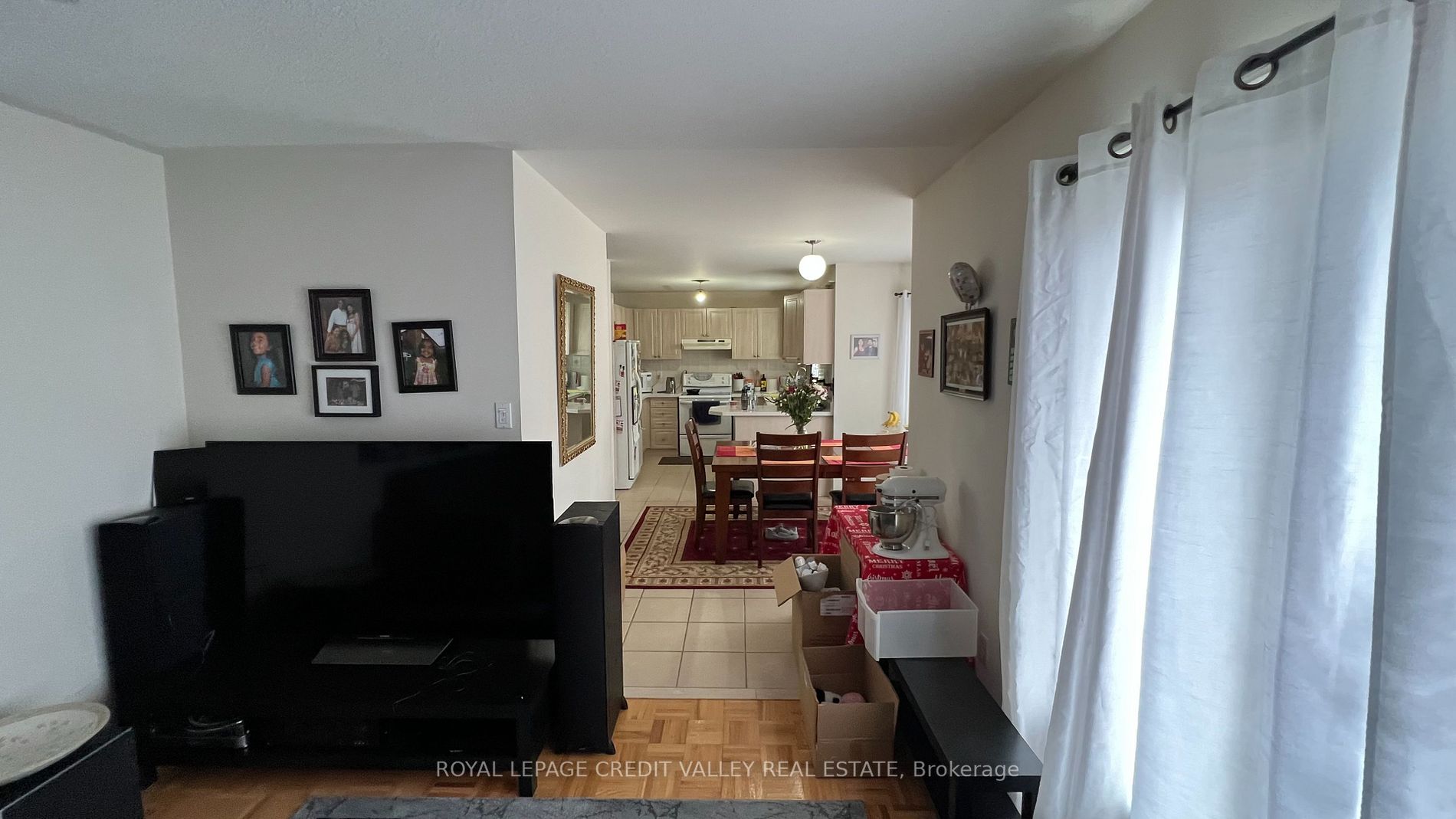 44 Australia Dr