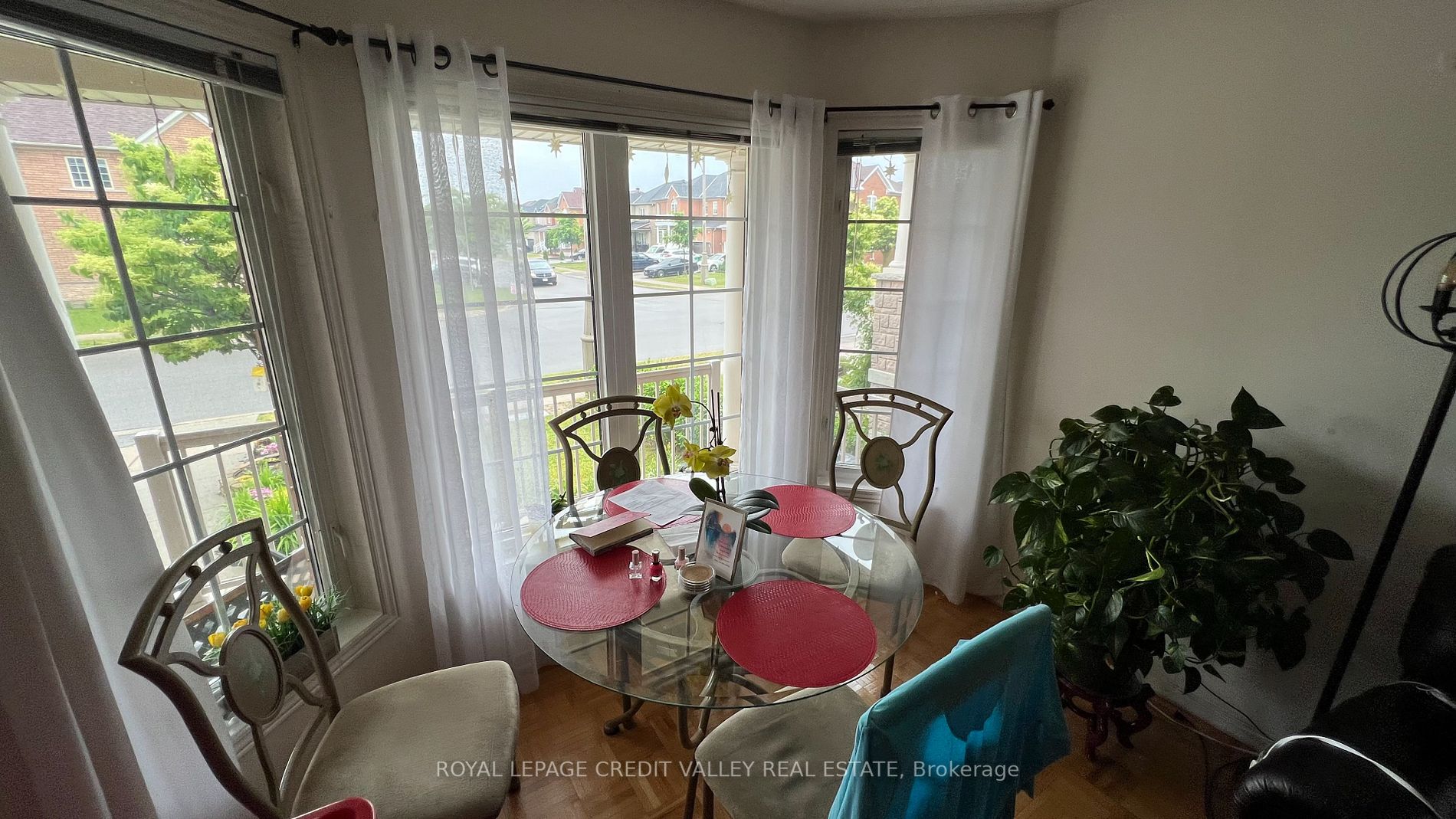 44 Australia Dr