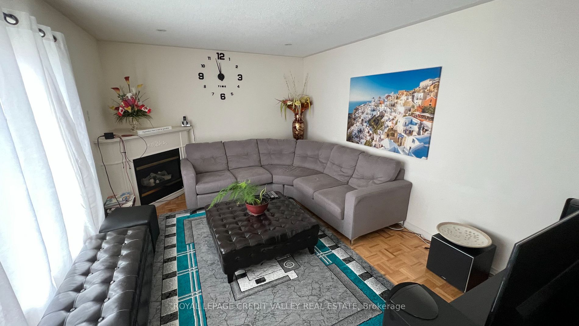 44 Australia Dr